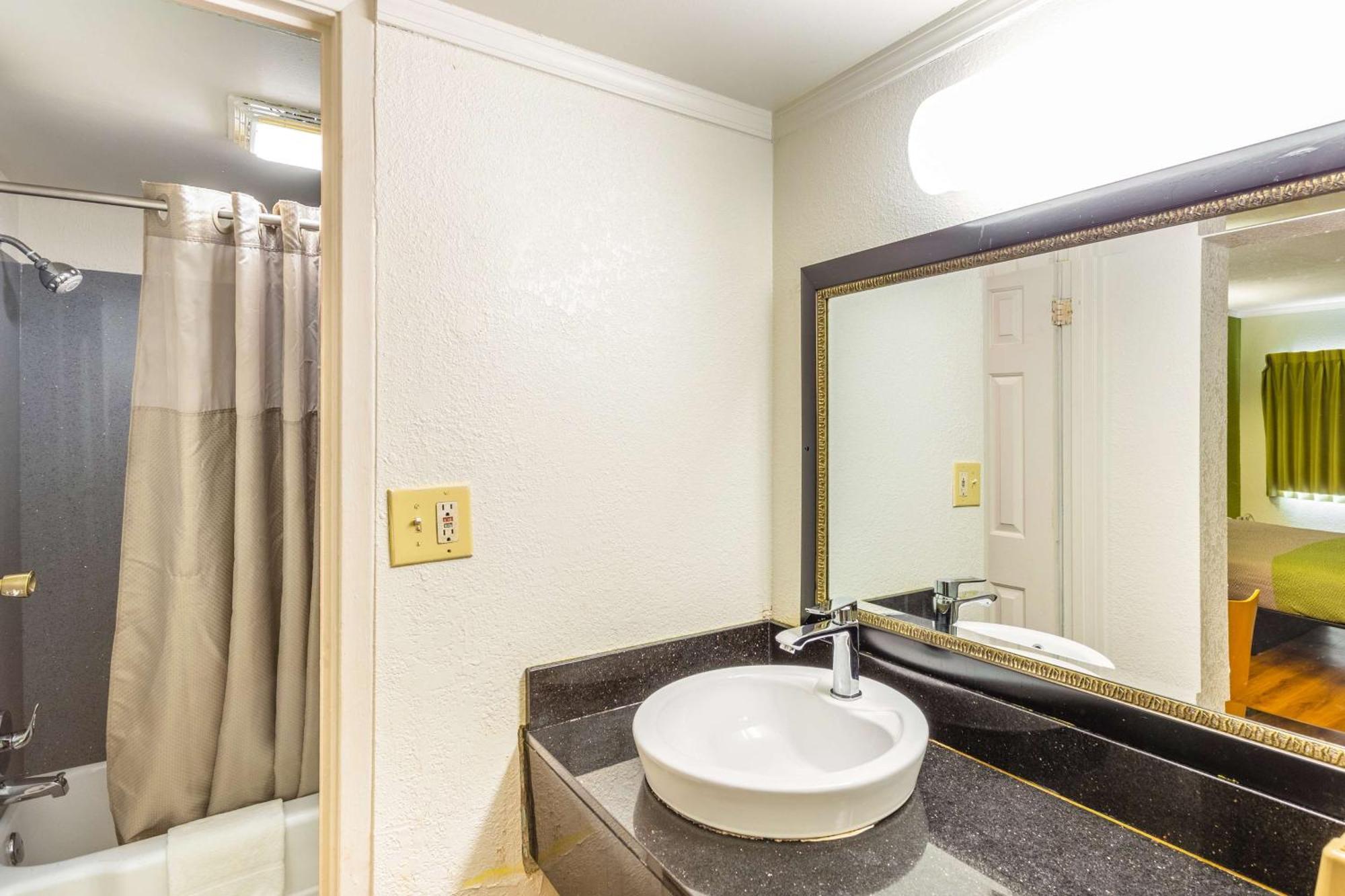 Motel 6-Huntington, Wv Екстер'єр фото